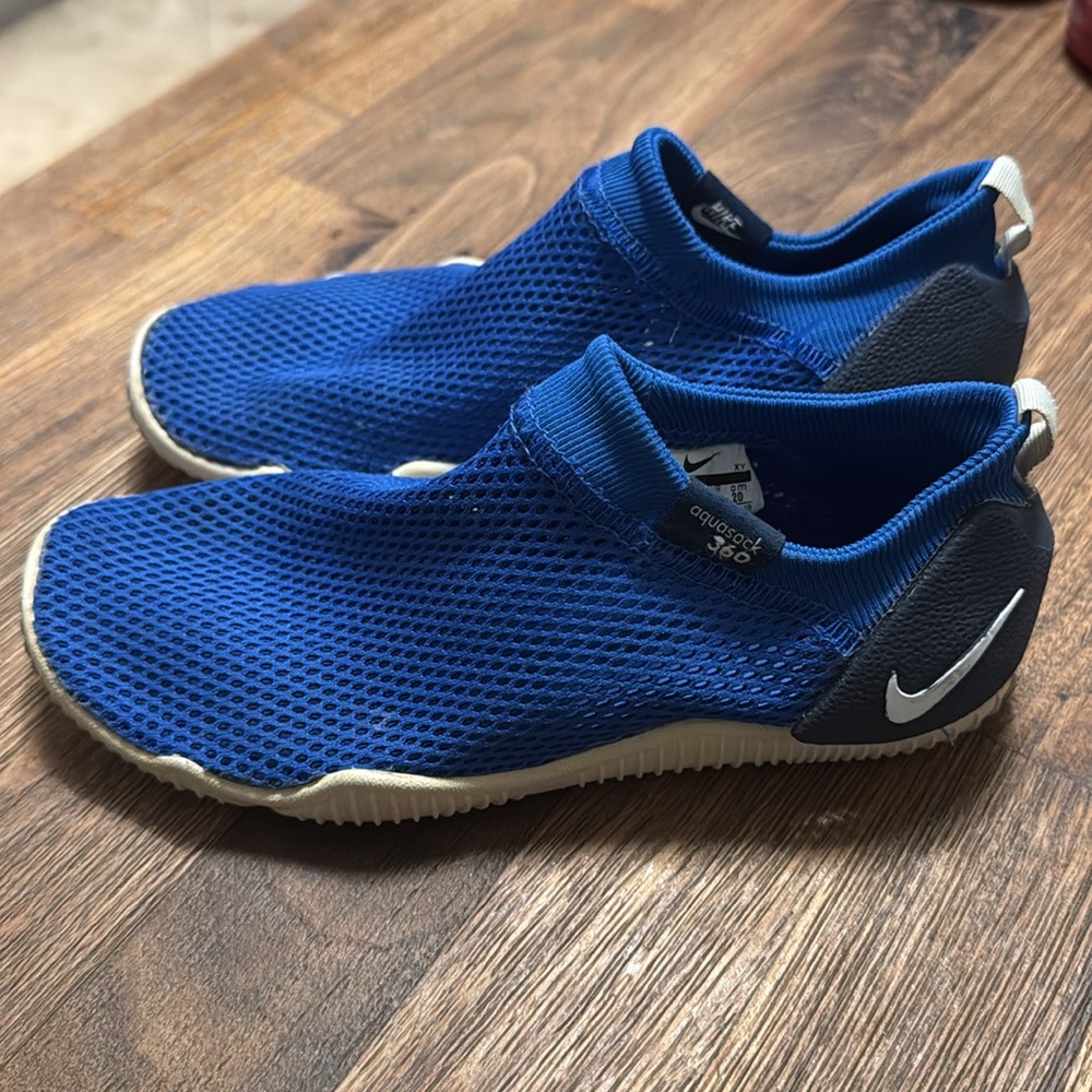 Nike Swim/water Shoes Size 2Y (rare)